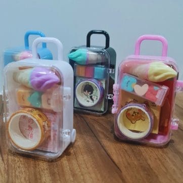 Set de 4 mini maletitas con accesorios