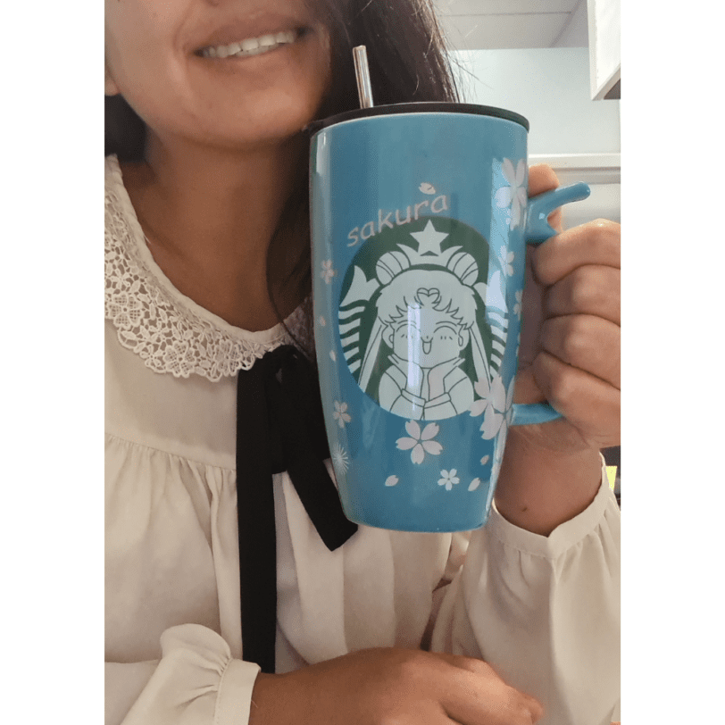 Tazón Mug Sailor con bombilla y cuchara fondo verde y flores rosada…